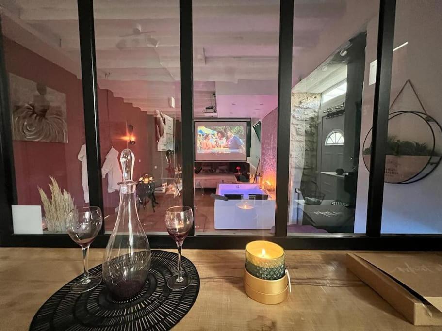 Suite Romance - Jacuzzi Moret-sur-Loing Luaran gambar