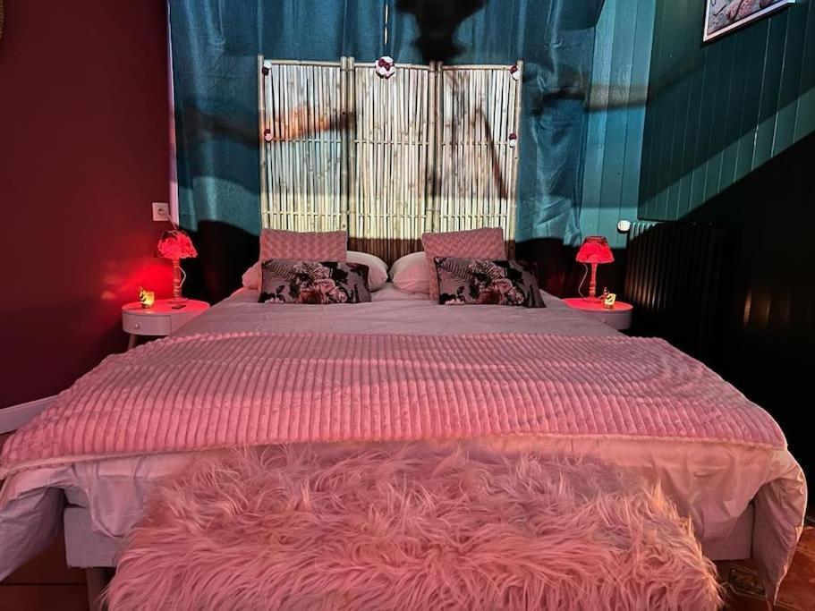 Suite Romance - Jacuzzi Moret-sur-Loing Luaran gambar