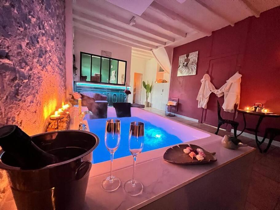 Suite Romance - Jacuzzi Moret-sur-Loing Luaran gambar
